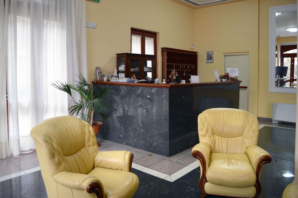 Royal Hotel Montevergine Ospedaletto dʼAlpinolo Extérieur photo